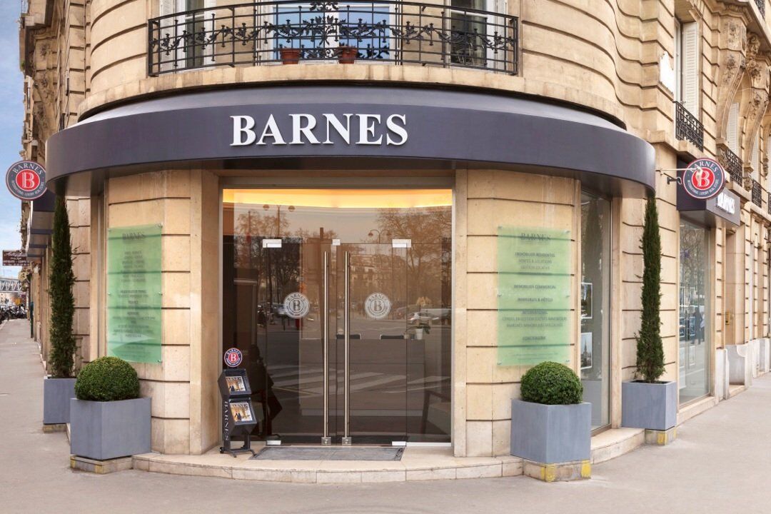 BARNES Champ-de-Mars