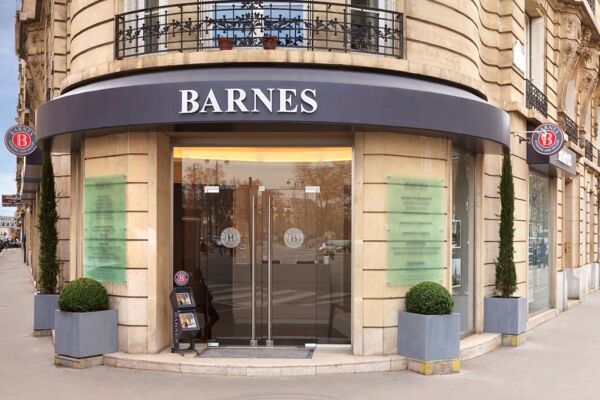BARNES Champ-de-Mars