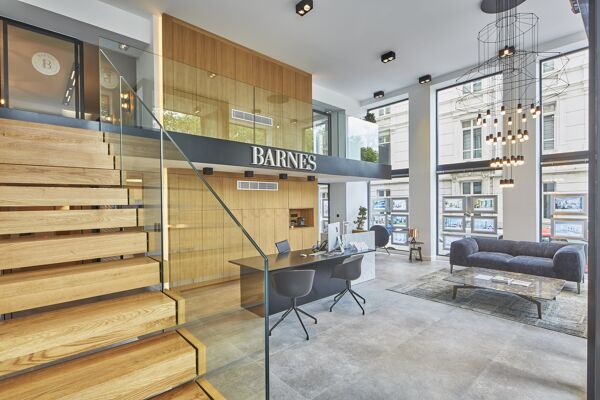 BARNES Lyon