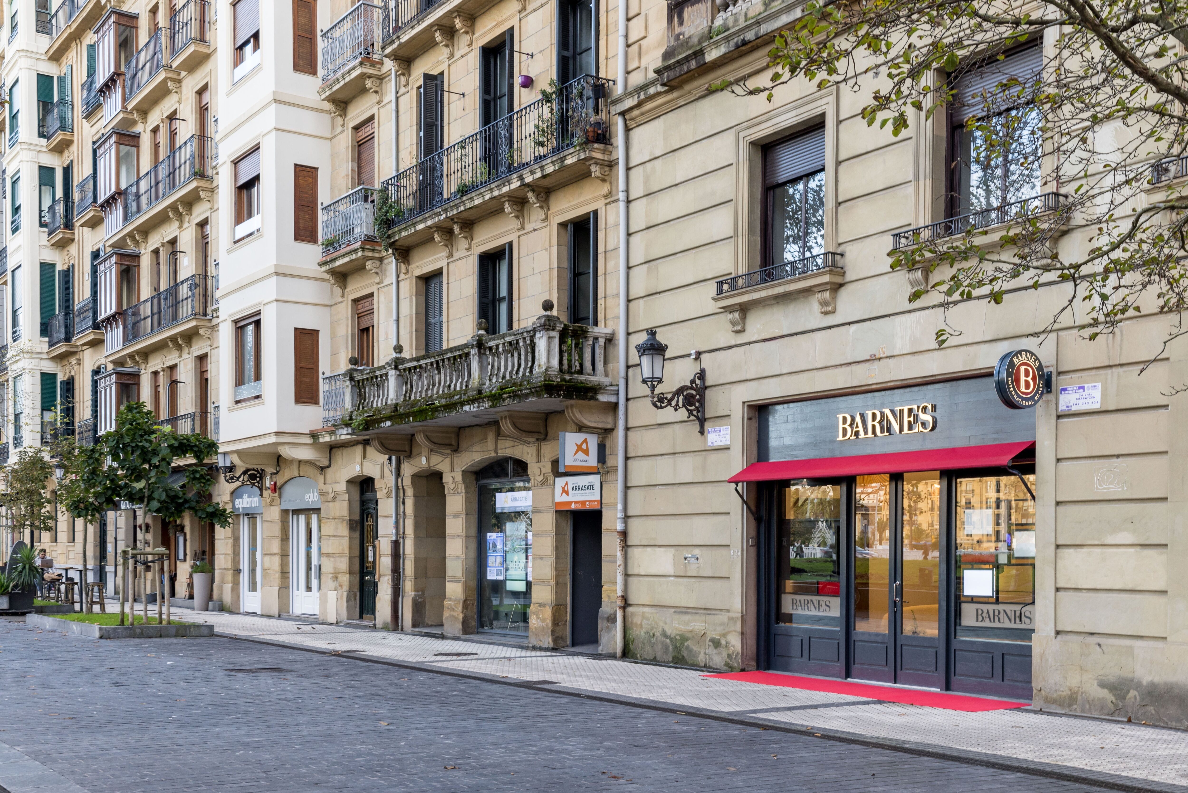 BARNES San Sebastian - Donostia