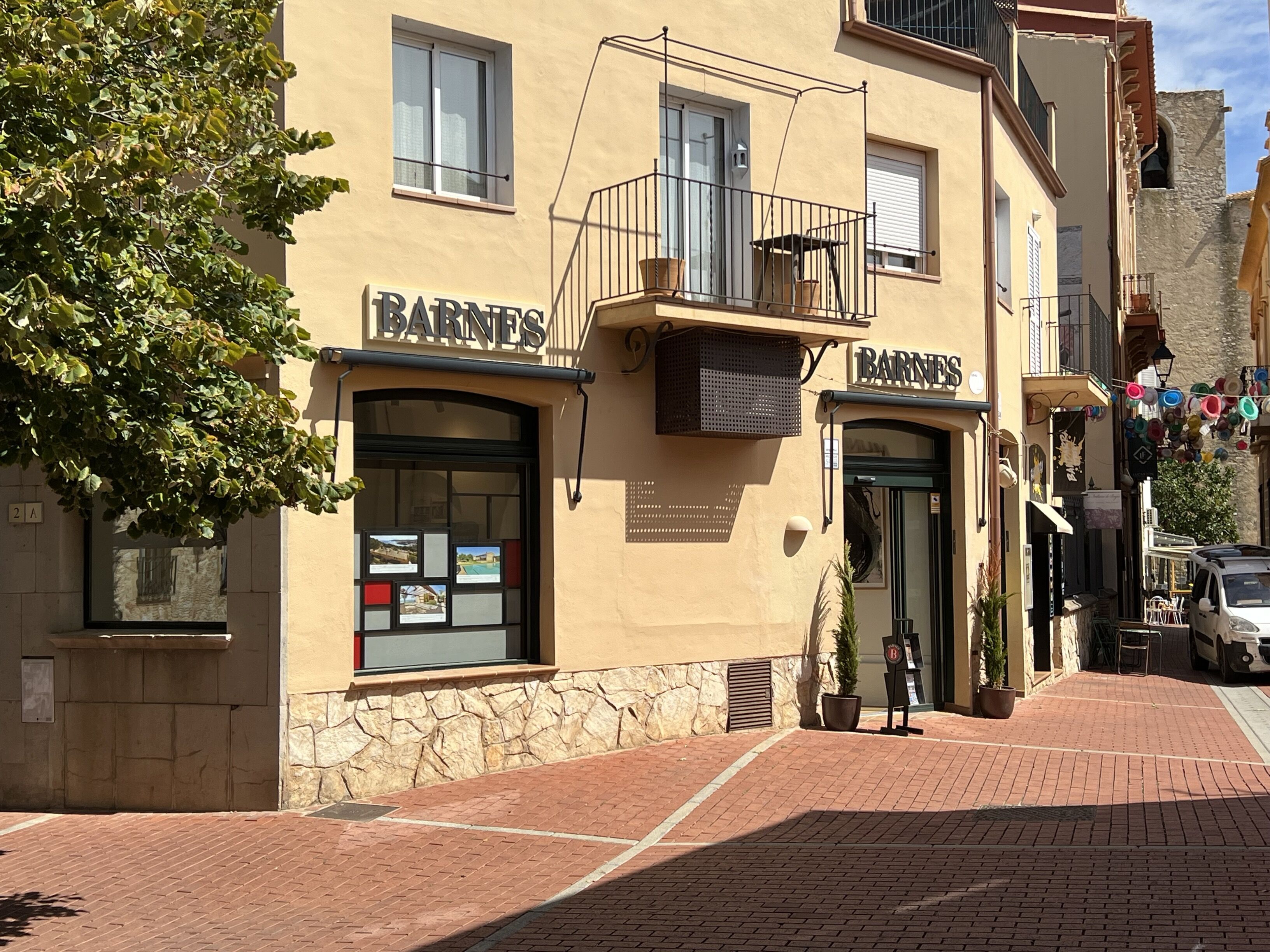 BARNES Emporda - Costa Brava