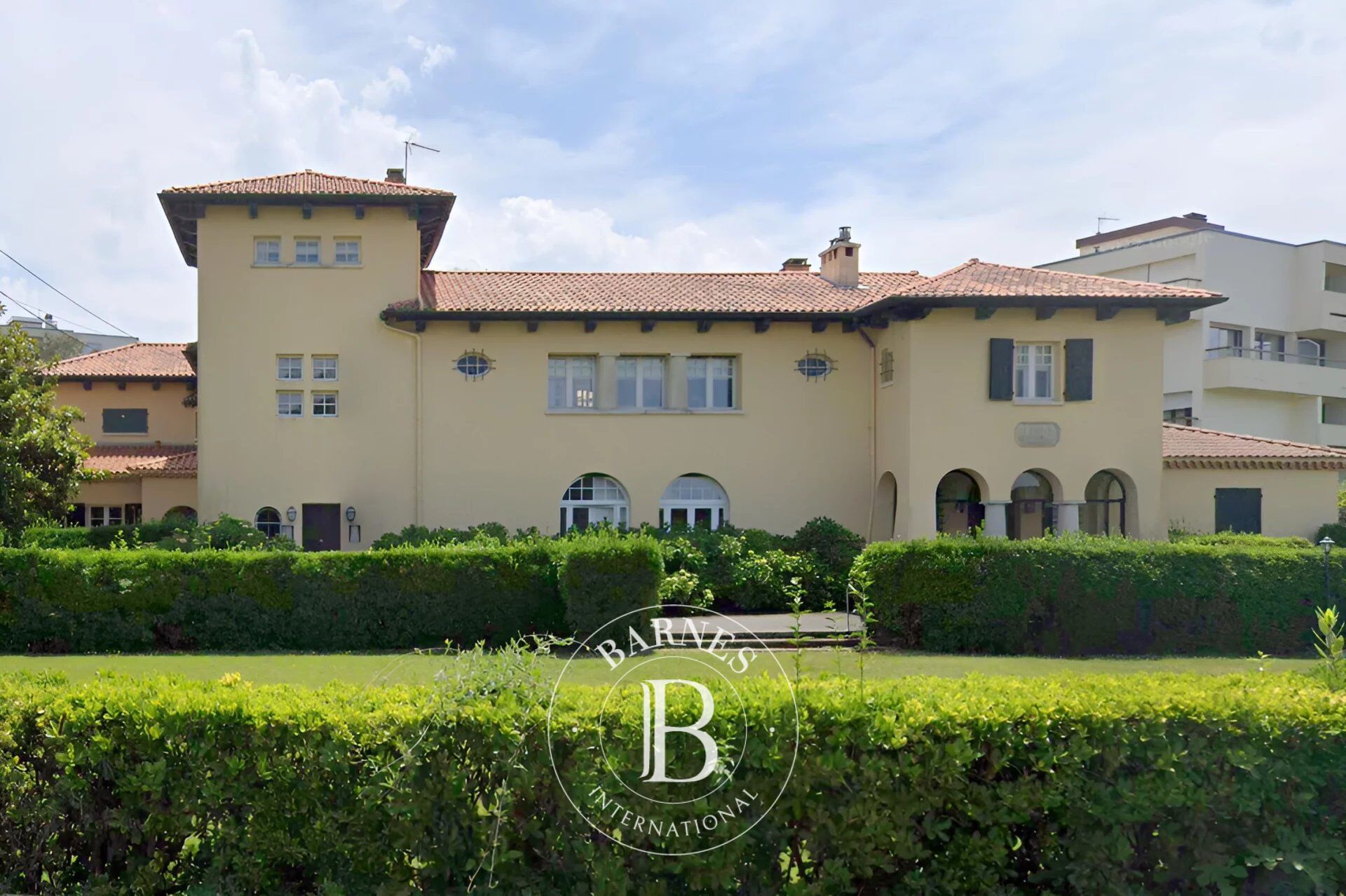 ANGLET, APPARTEMENT DE 131 M² VENDU AVEC BAIL D'HABITATION - picture 1