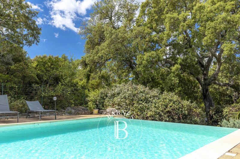 Zu verkaufen, Villa Sainte-Lucie-de-Porto-Vecchio - picture 2