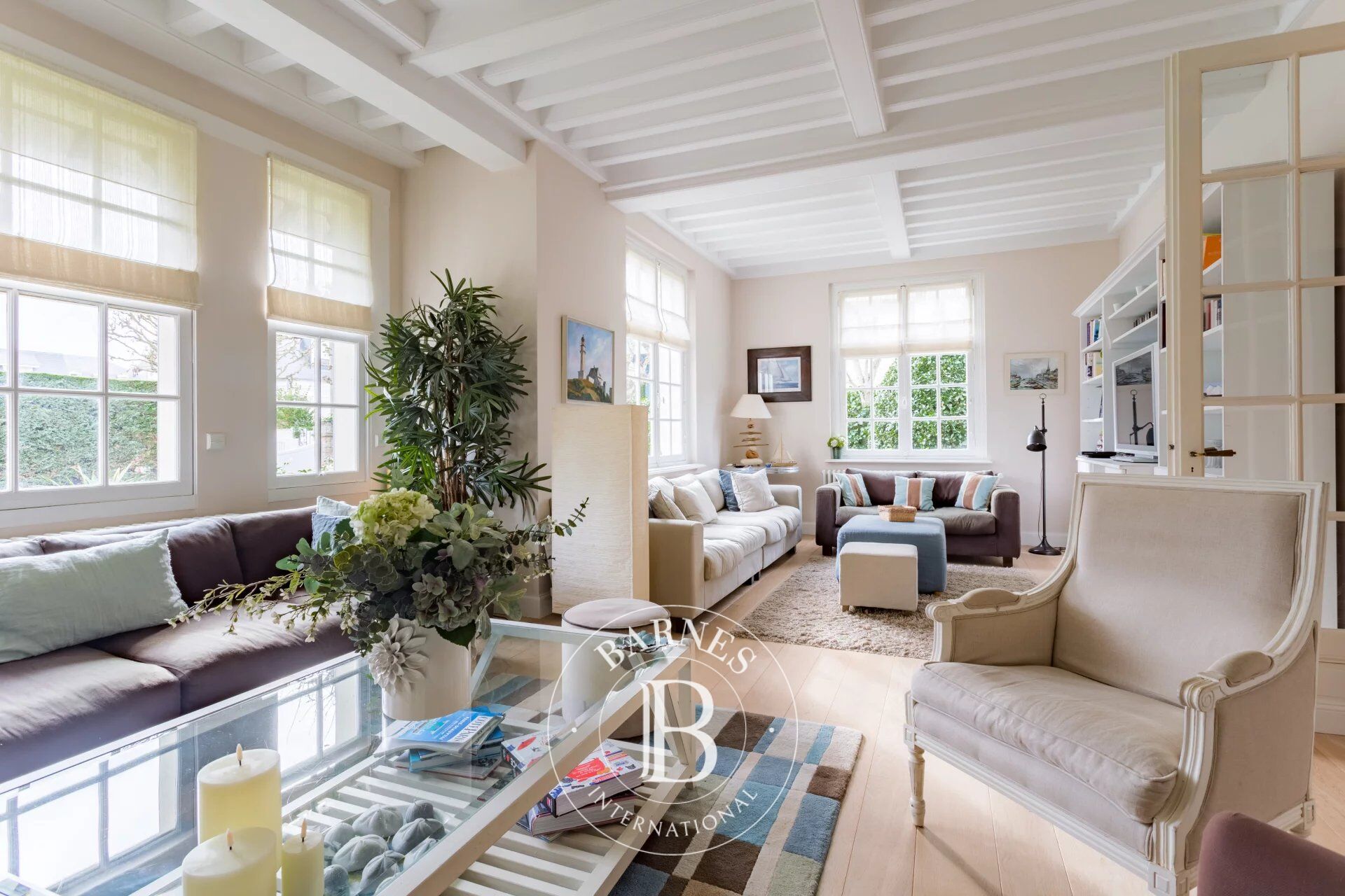 DEAUVILLE - BELLE VILLA DANS LE TRIANGLE D'OR - 5 CHAMBRES - picture 1