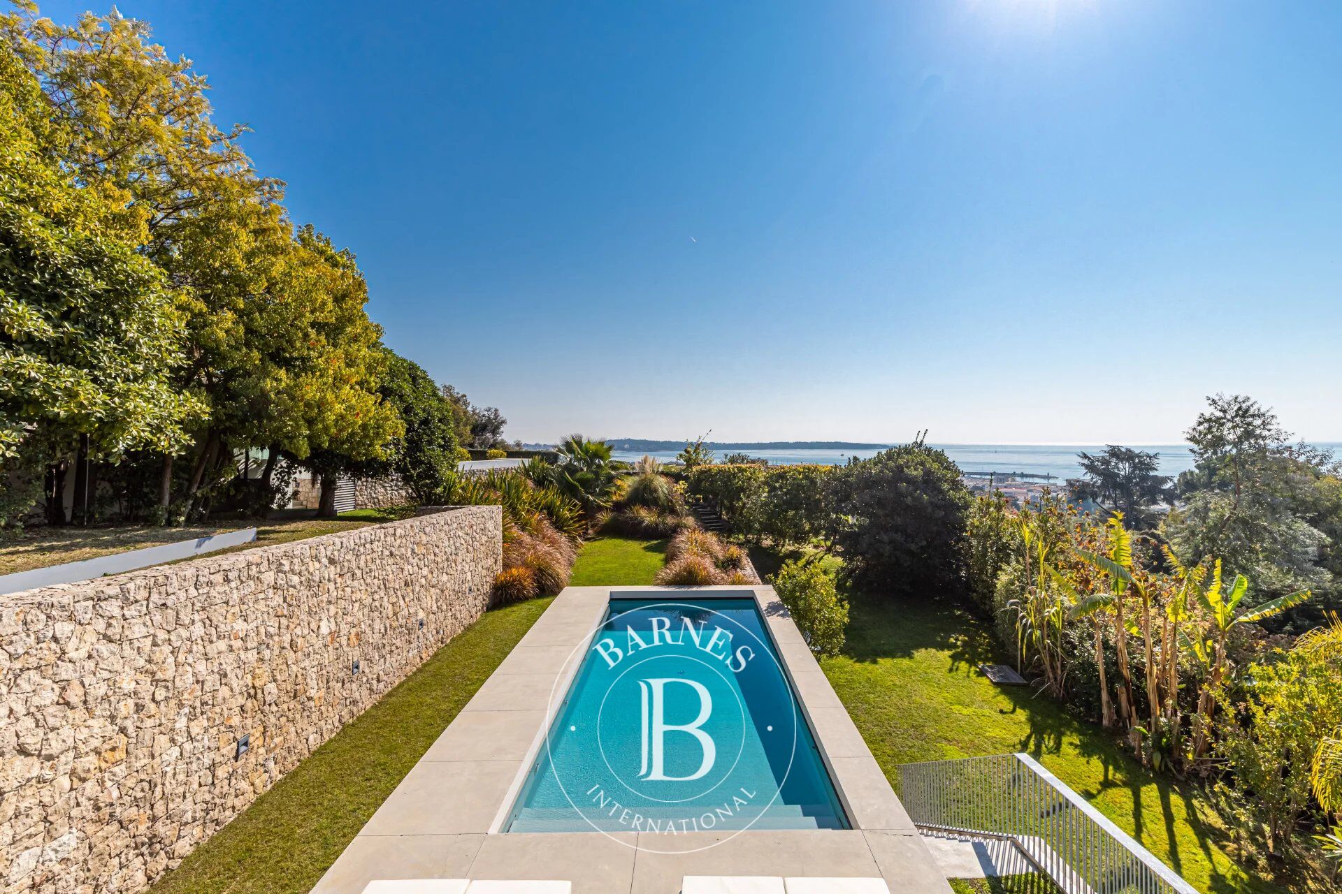 HEIGHTS OF CANNES - CONTEMPORARY VILLA - 4 BEDROOMS - picture 2