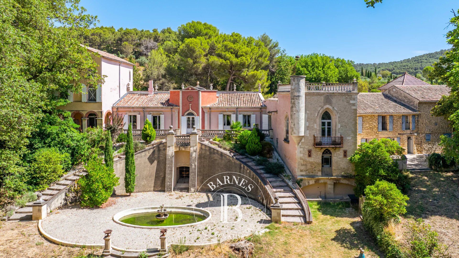 SOUTHERN LUBERON – CADENET – RENOVATED 18TH–19TH CENTURY ESTATE – MANOR HOUSE – FARMHOUSE WITH 6 COTTAGES – SWIMMING POOL