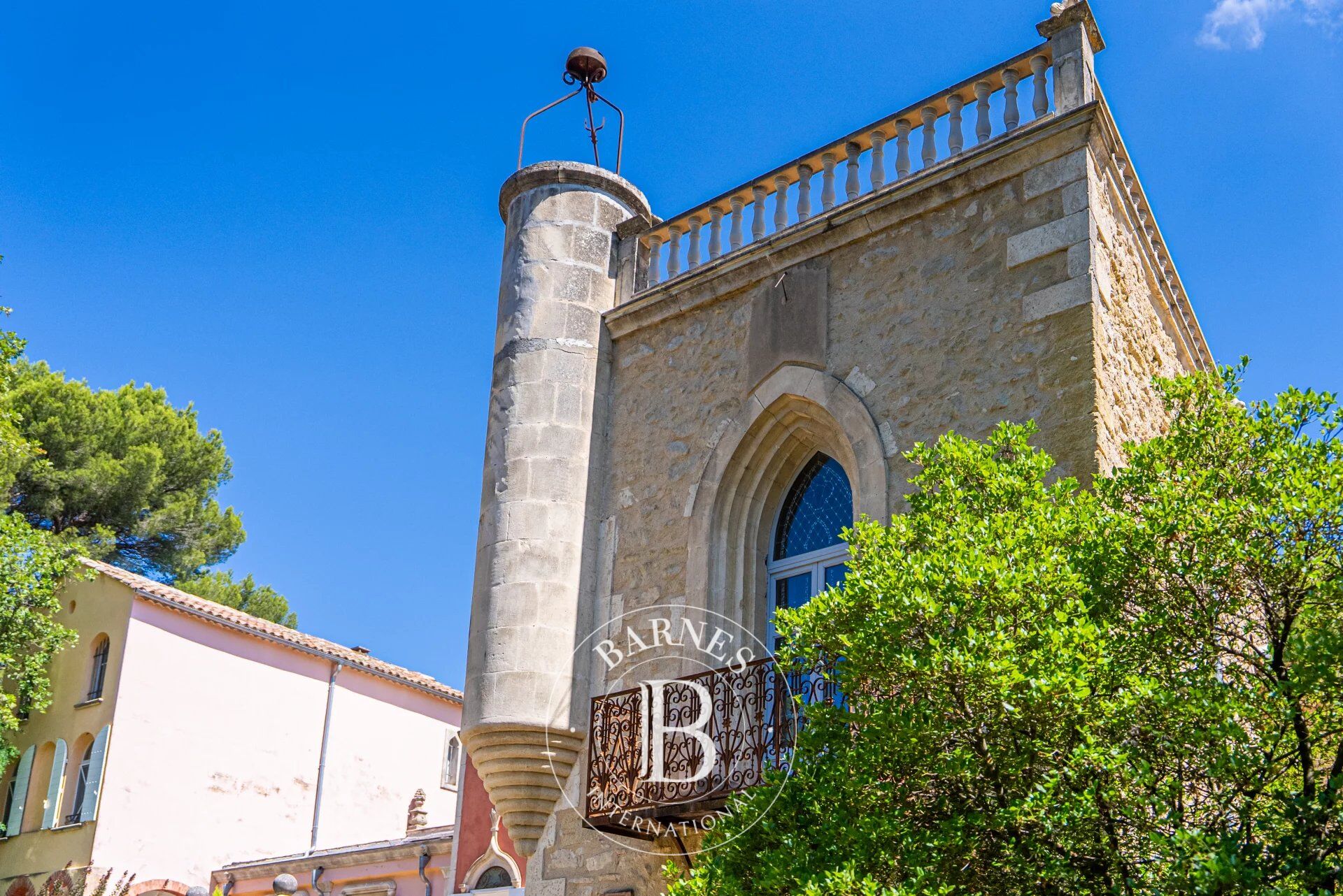 SOUTHERN LUBERON – CADENET – RENOVATED 18TH–19TH CENTURY ESTATE – MANOR HOUSE – FARMHOUSE WITH 6 COTTAGES – SWIMMING POOL