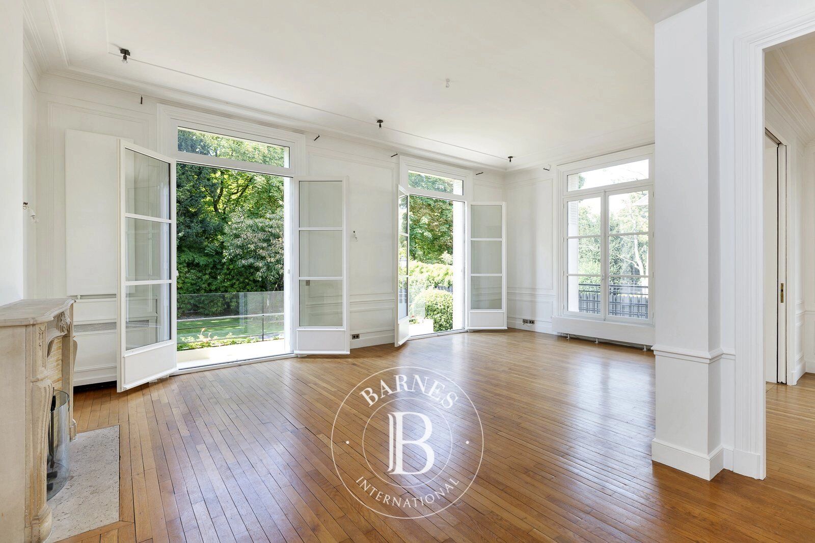 NEUILLY/SAUSSAYE - UNFURNISHED HOUSE WITH A GARDEN - picture 2