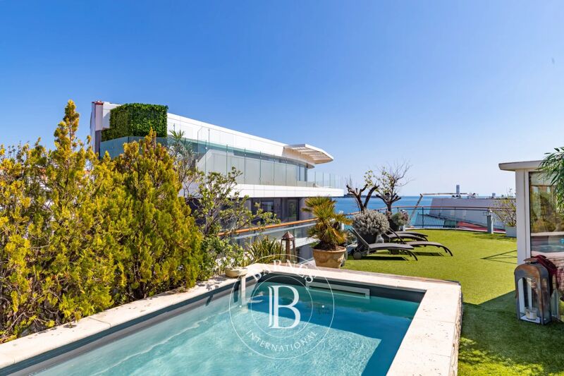CANNES CROISETTE - PENTHOUSE WITH SWIMMING POOL - 3 BEDROOMS