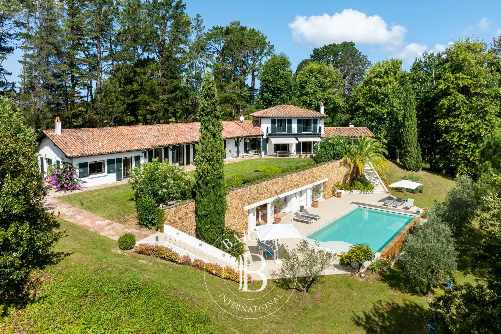 URRUGNE-CIBOURE, PROPIEDAD CON VISTAS A LAS MONTAÑAS - picture 3