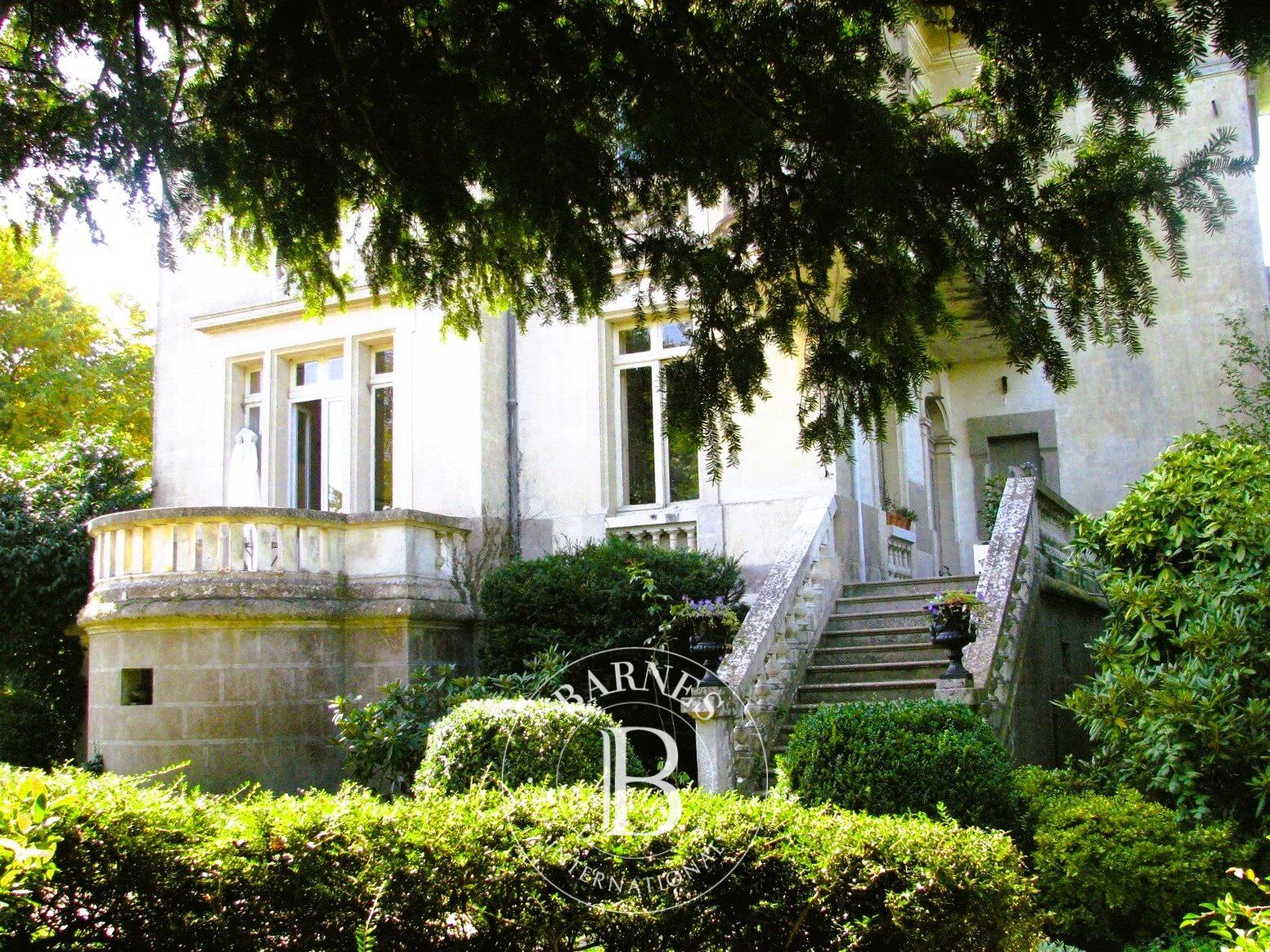 At the gates of RENNES - Property of 290 m² - Land of 3,500 m² - picture 1