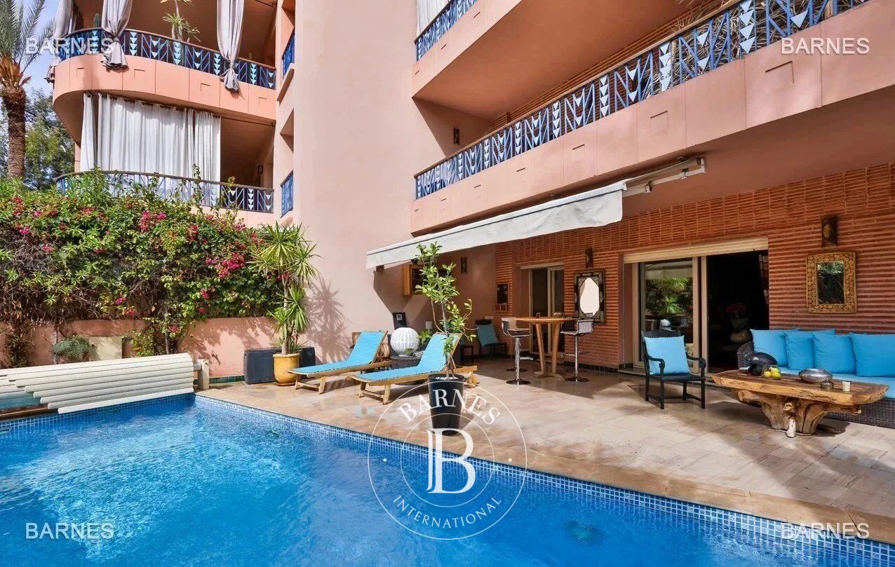 Sumptuous duplex with private heated pool - picture 1