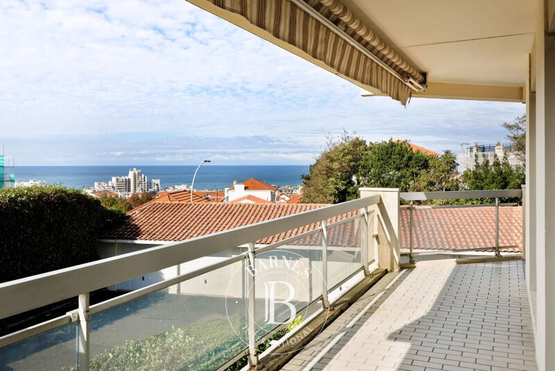 BIARRITZ, 105 M² APARTMENT, SEA VIEW TERRACE
