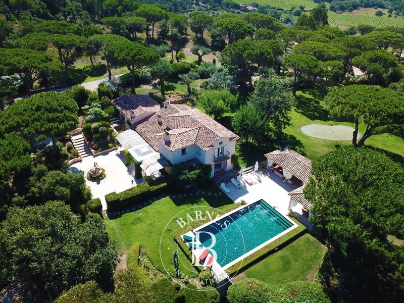 RAMATUELLE - PROPRIÉTÉ AVEC 2  MAISONS SUR 16 HECTARES
