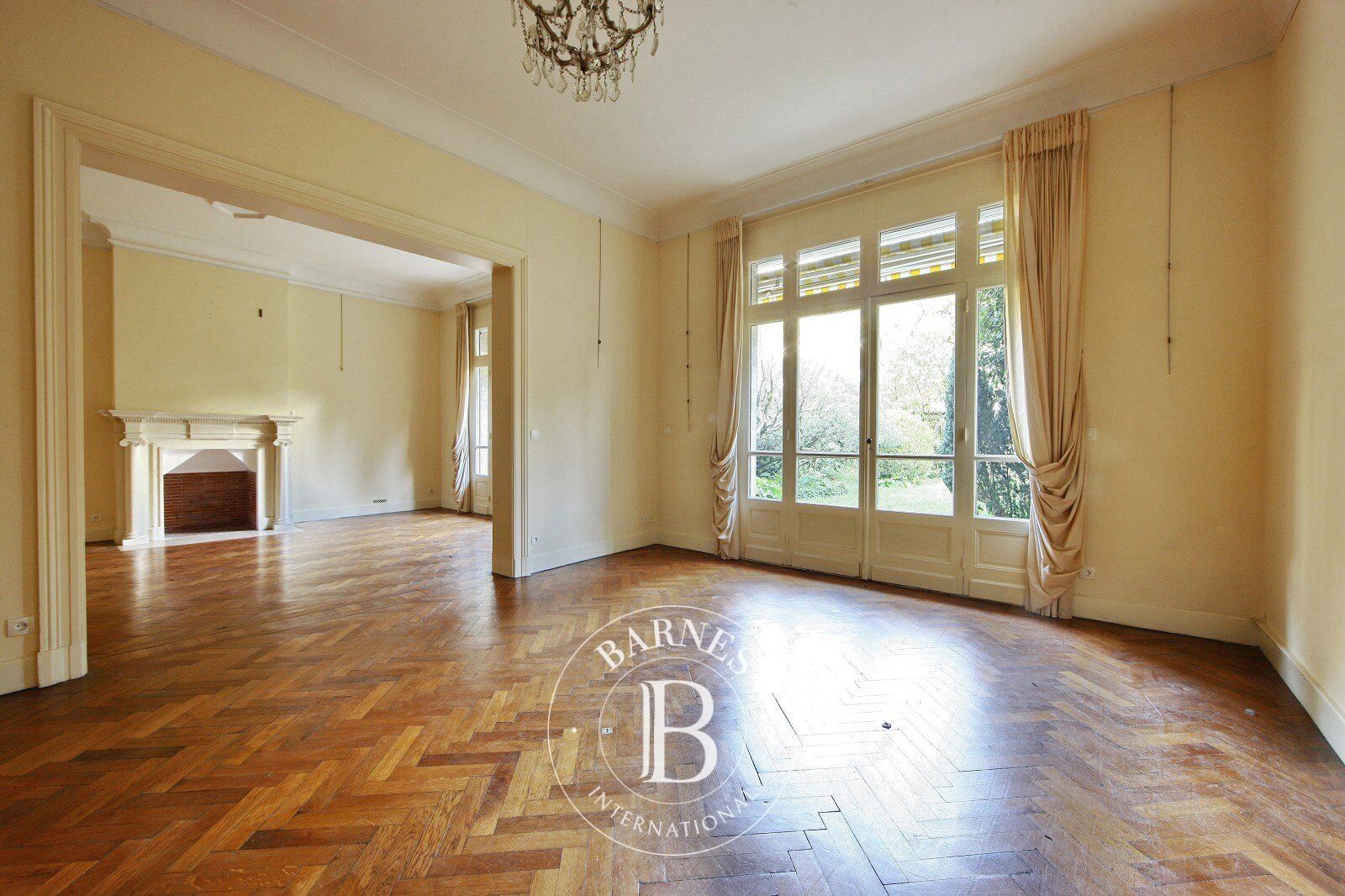 Palacete Bordeaux - picture 1