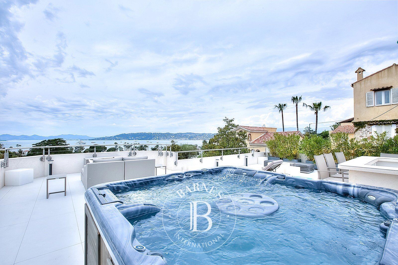 Villa Antibes - picture 2