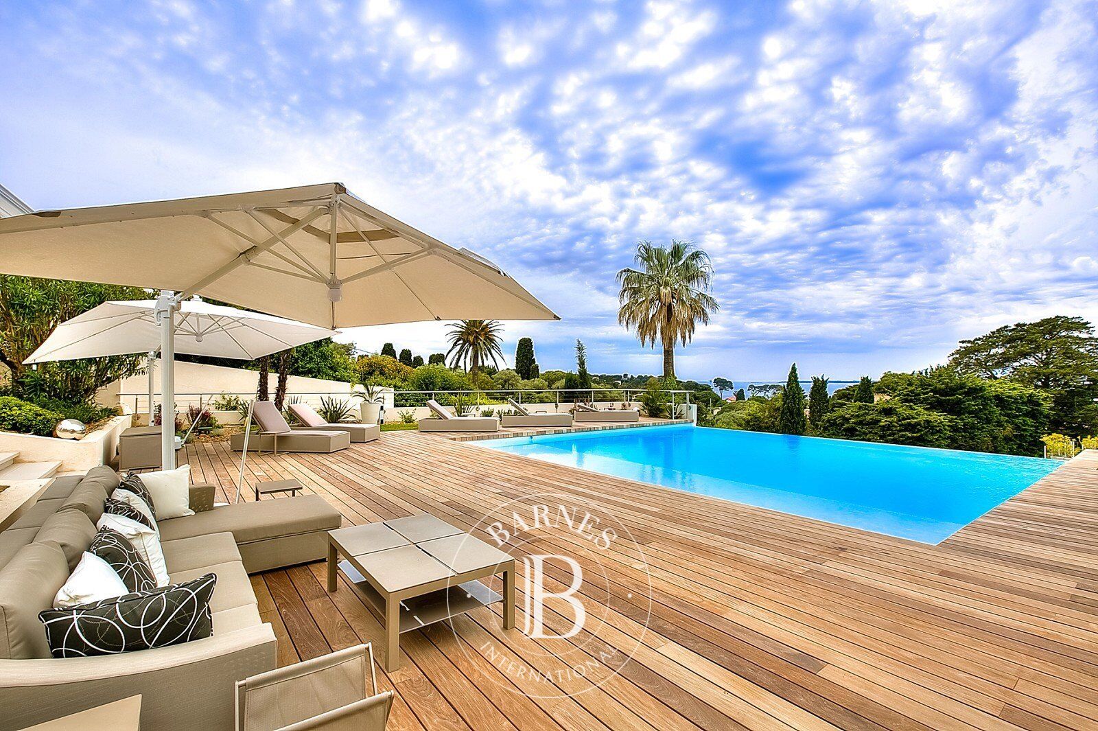 Villa Antibes - picture 1