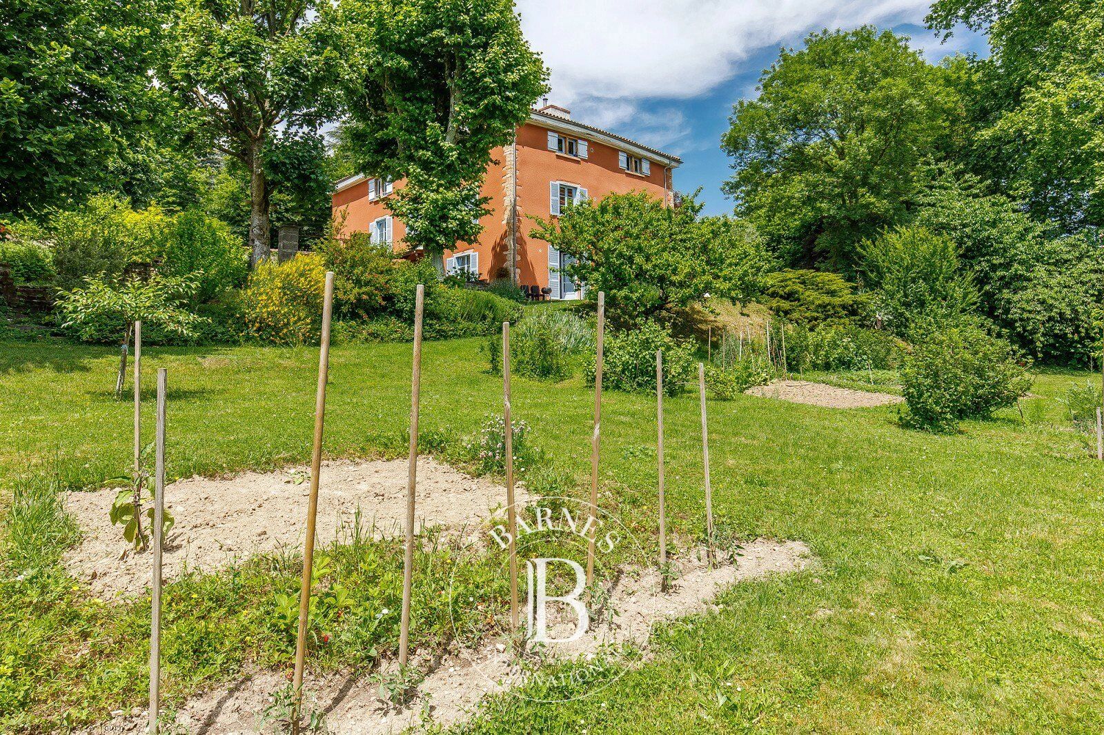 Apartment sold FontainesSaintMartin 166.6m² 3 rooms