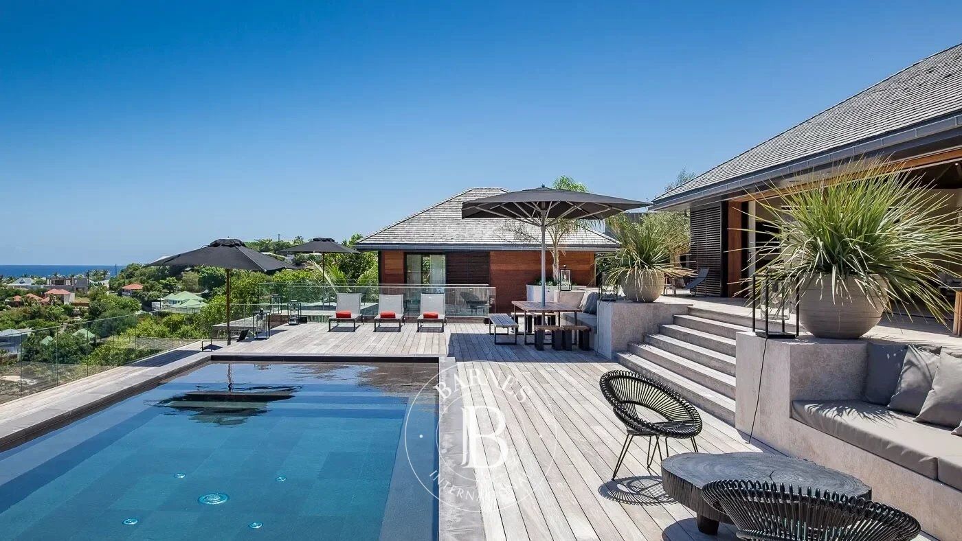 Modern 6 bedroom villa overlooking Marigot's bay. - picture 2