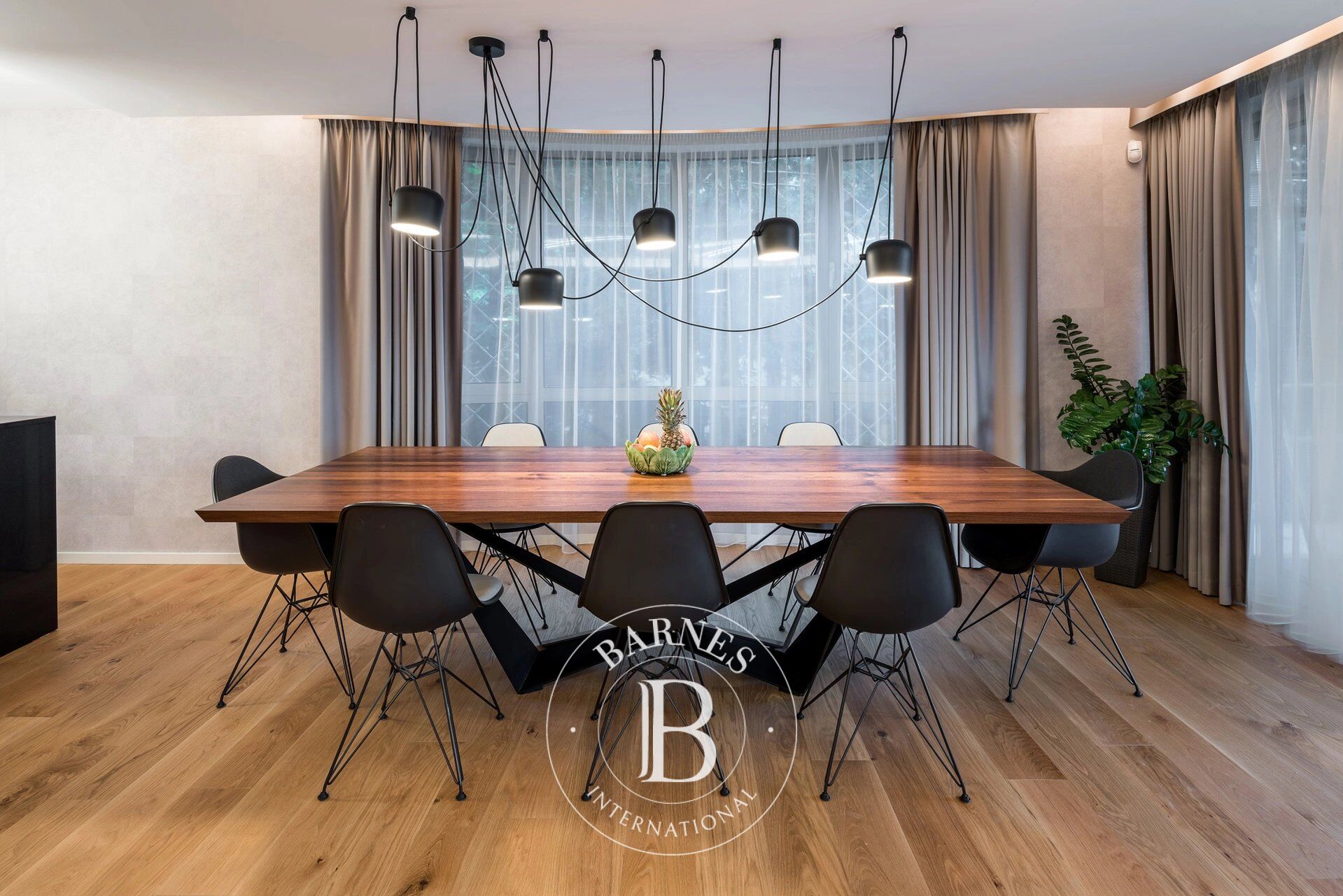 Smart home with excellent panorama - picture 2