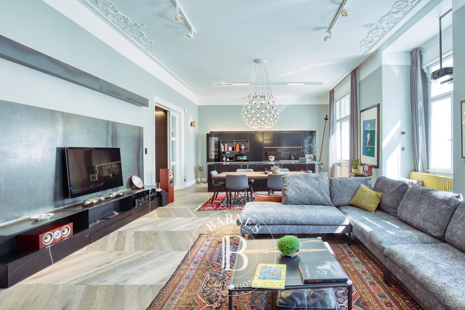 Exclusive smart home with a panoramic view to Szabadság Square - picture 1