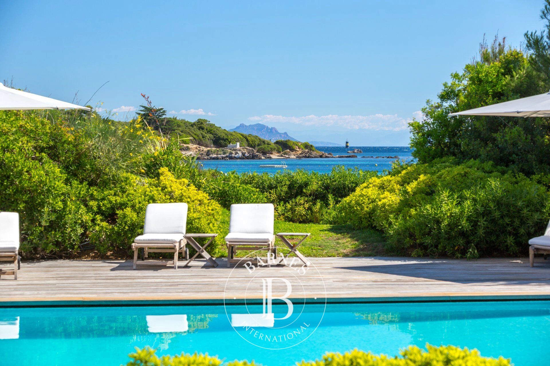 SAINT-TROPEZ - SALINS - 11 BEDROOMS - SWIMMING-POOL - SEA ACCESS - picture 2