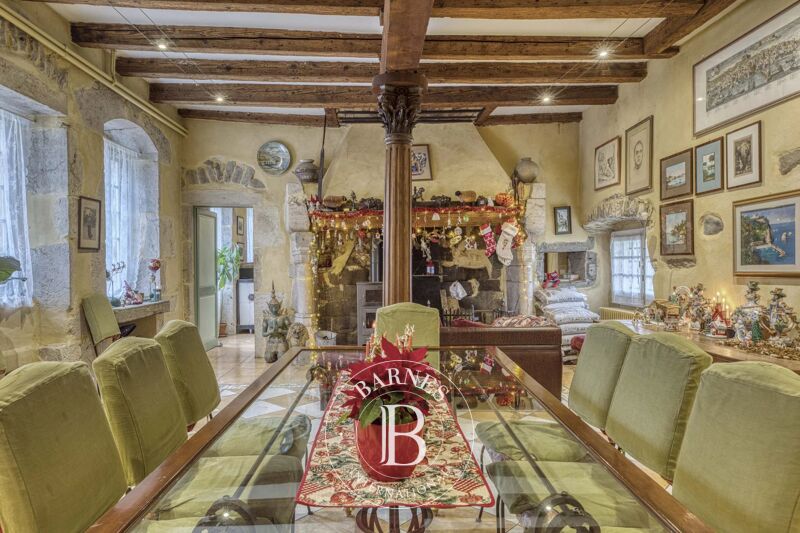 Venta, Castillo Grilly - picture 1