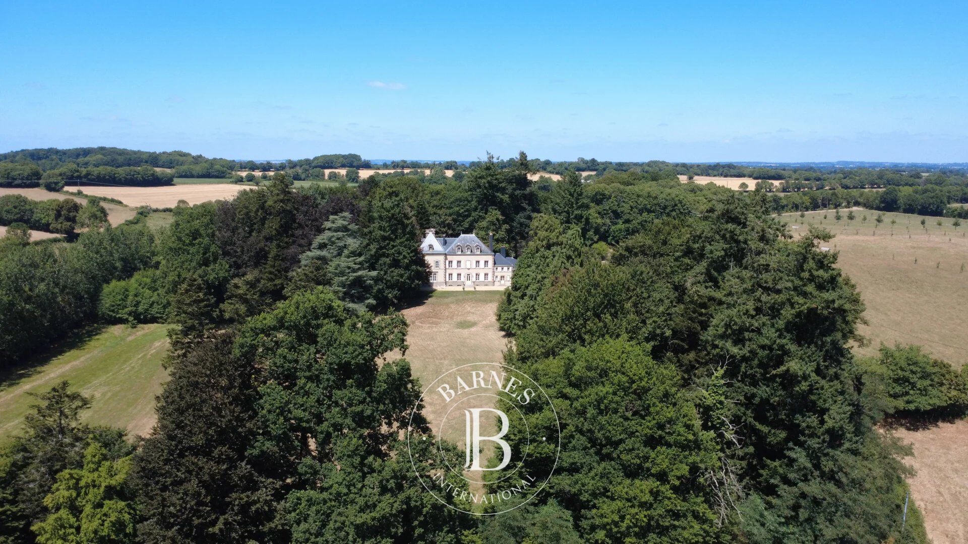 Castillo Saint-Mesmin - picture 1