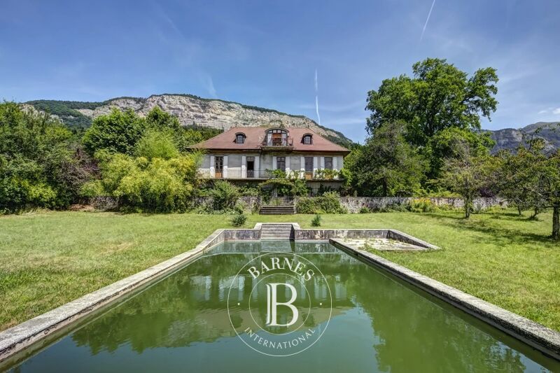 For Sale, Castle Bonneville - picture 2