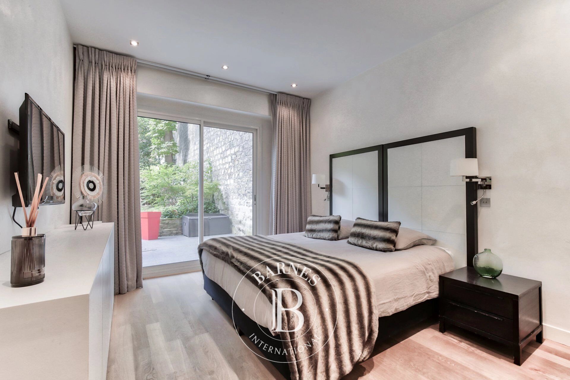 For Rent, Apartment Neuilly-sur-Seine - picture 6