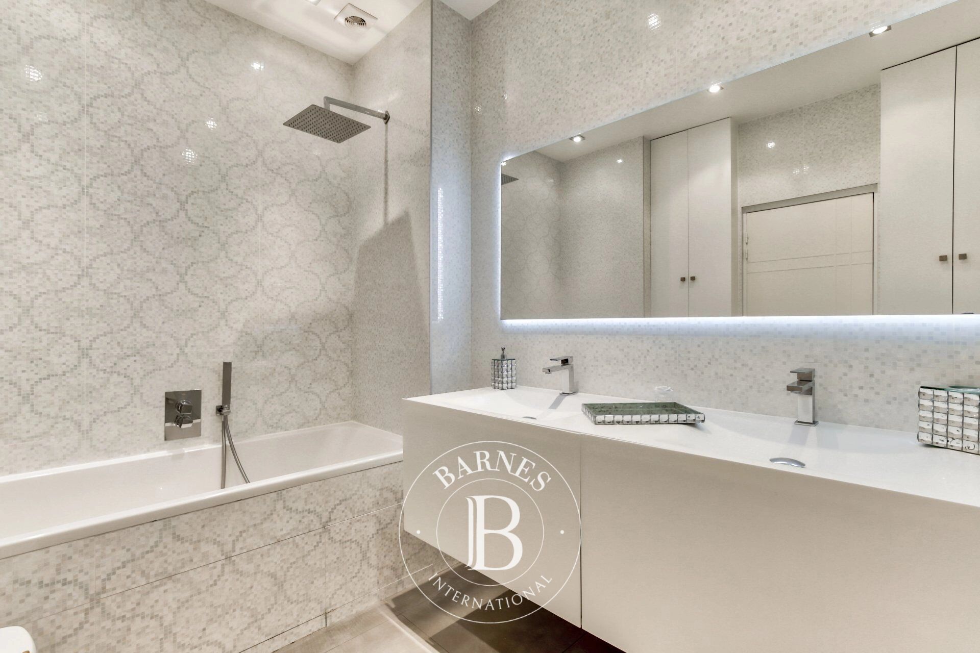 For Rent, Apartment Neuilly-sur-Seine - picture 9