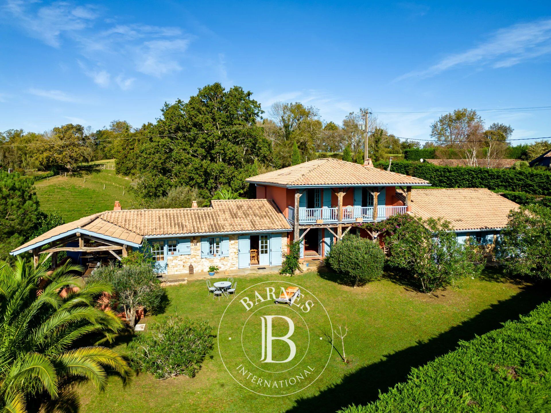 URRUGNE, MAISON AU CALME AVEC VUE MONTAGNES - picture 2