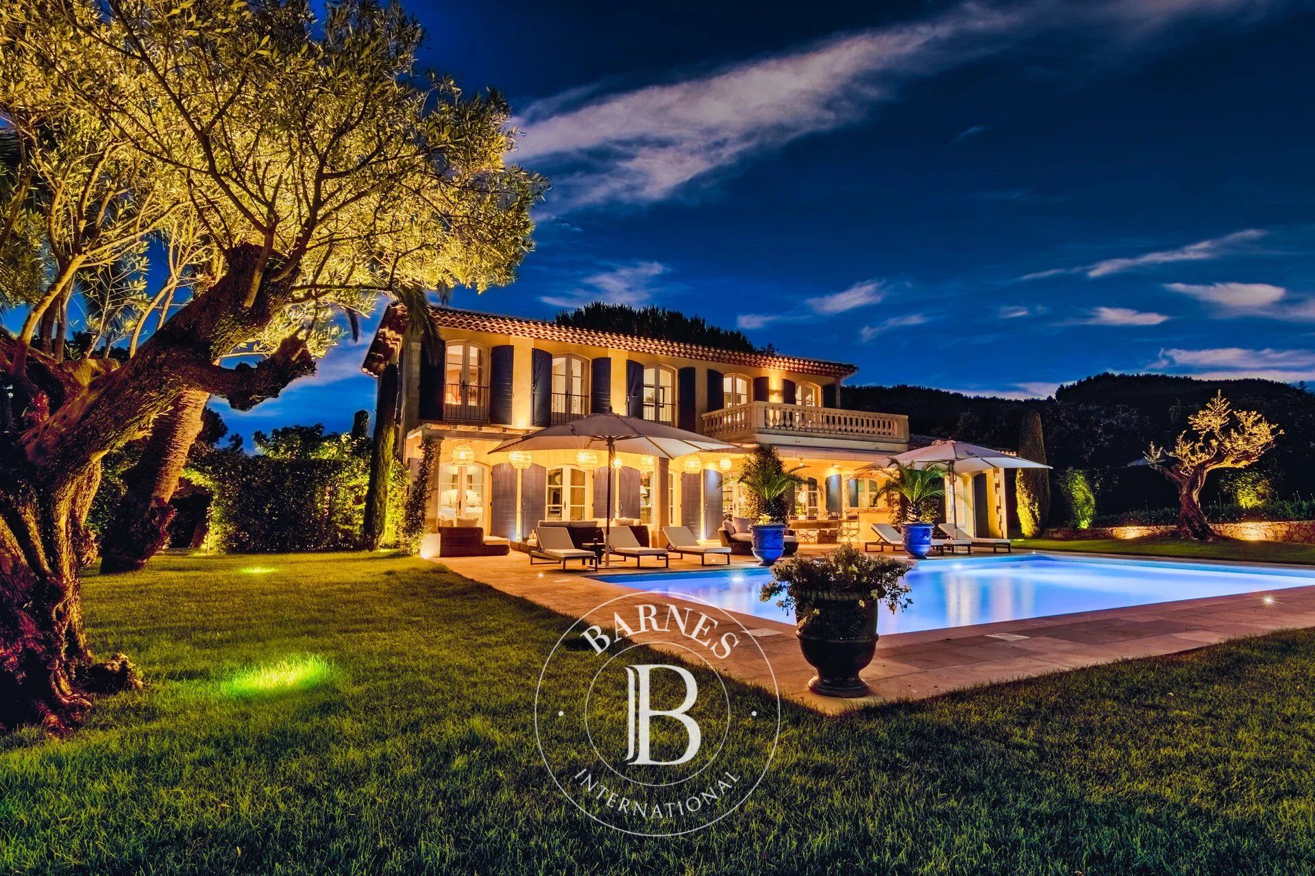 SAINT-TROPEZ - CENTER VILLAGE - 6 BEDROOMS - POOL - picture 2