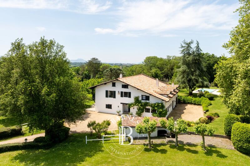 BIDART - FERME DU XVIÈME VUE MONTAGNE