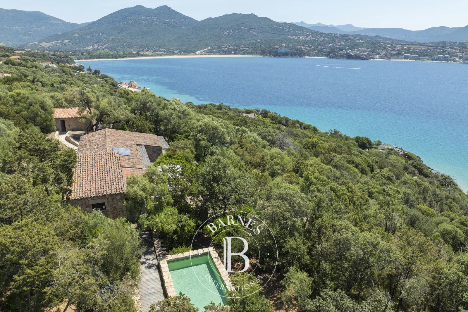 Propriano, Olmeto, villa 4 chambres, pied dans l'eau, piscine - picture 2