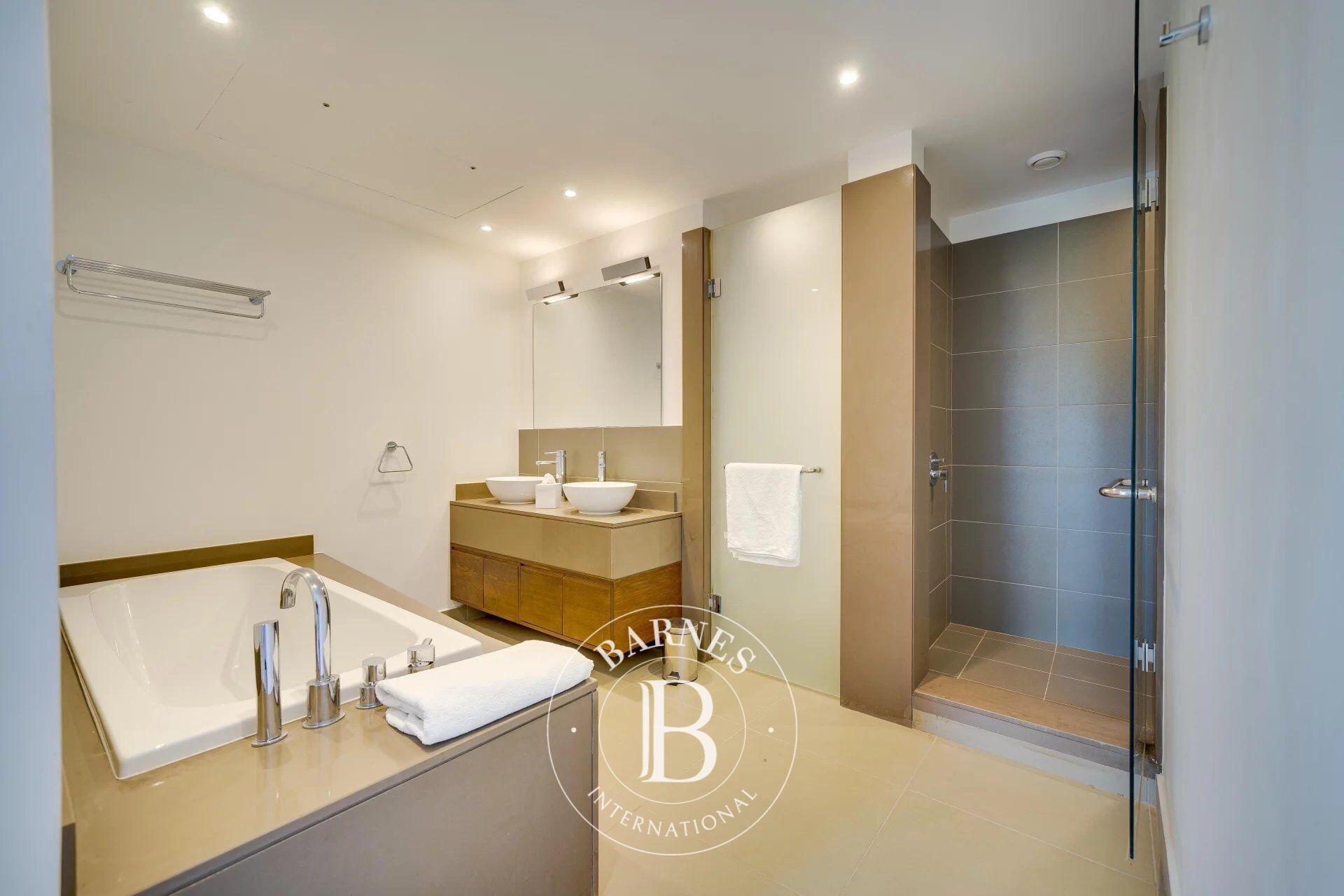 Daire Haute Rive - picture 9