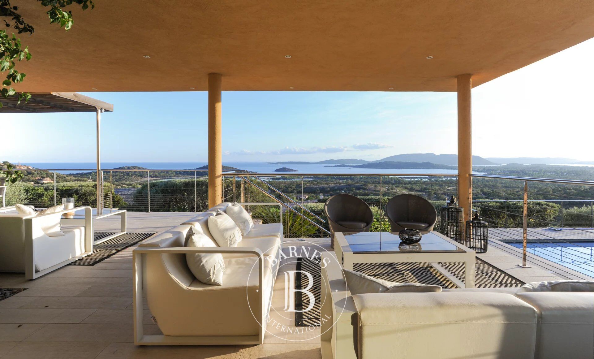 Porto vecchio, Arasu/Cirindinu, villa 5 chambres, piscine et vue mer - picture 1