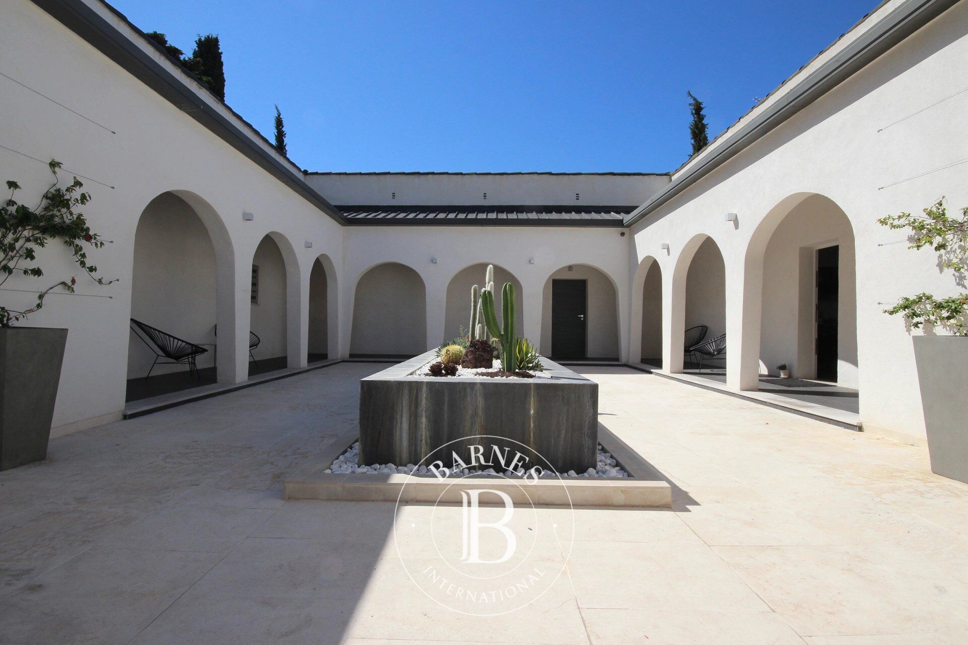 Villa Cassis - picture 1