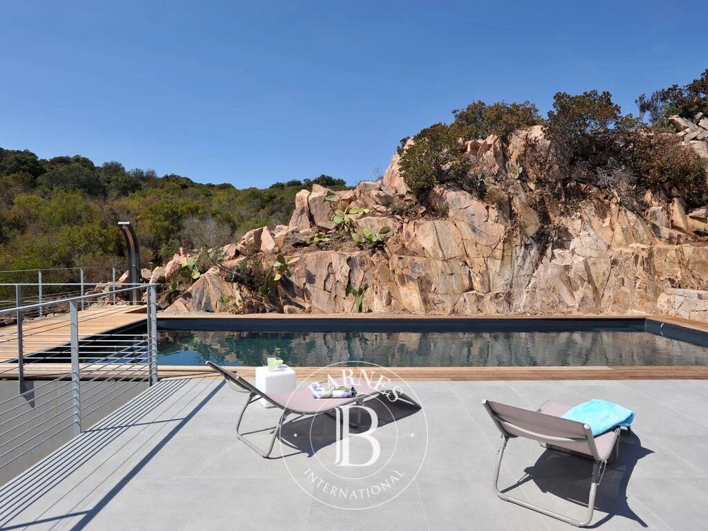 Porto Vecchio, Palombaggia, villa 4 bedrooms, swimming-pool and sea view, - picture 2