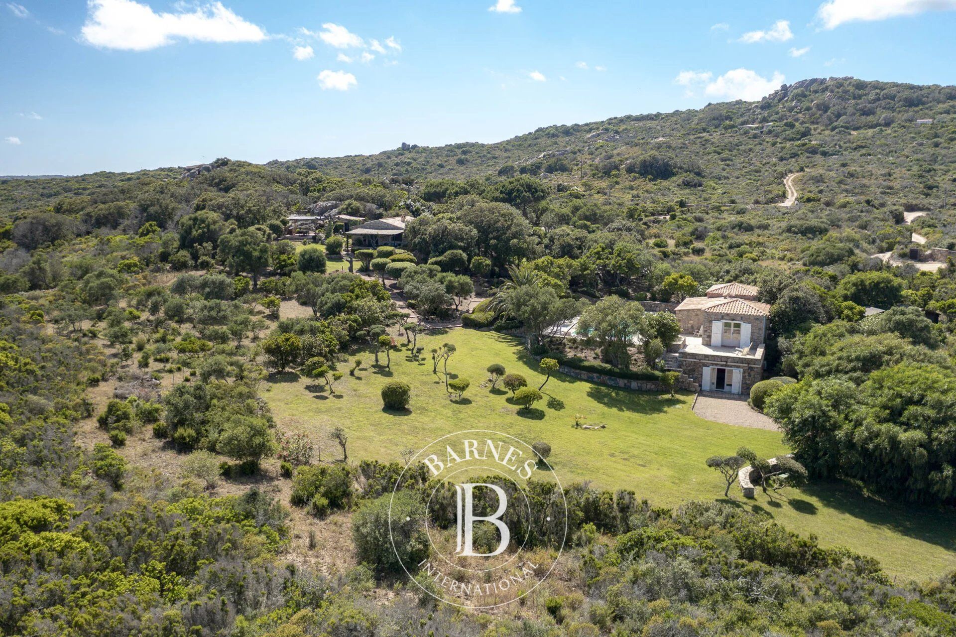 BONIFACIO, villa rental 5 bedrooms, pool, close to the beach - picture 2