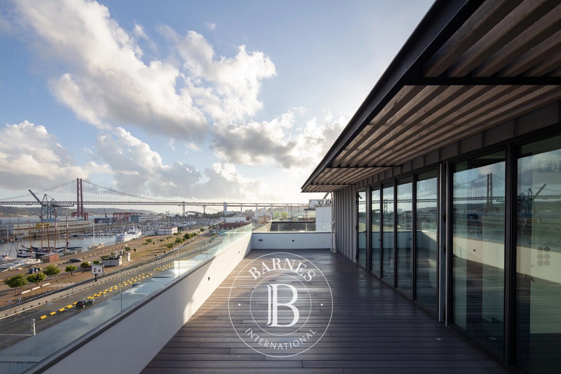 River front apartment - picture 1