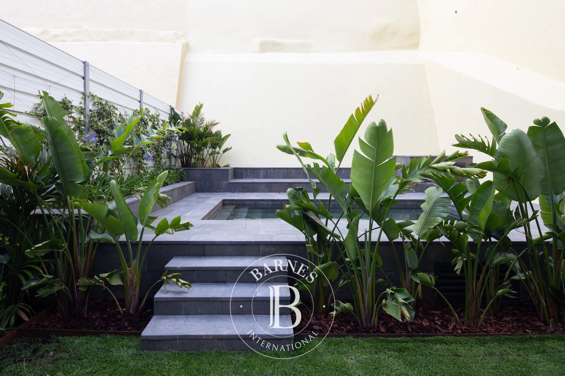 River front apartment - picture 3