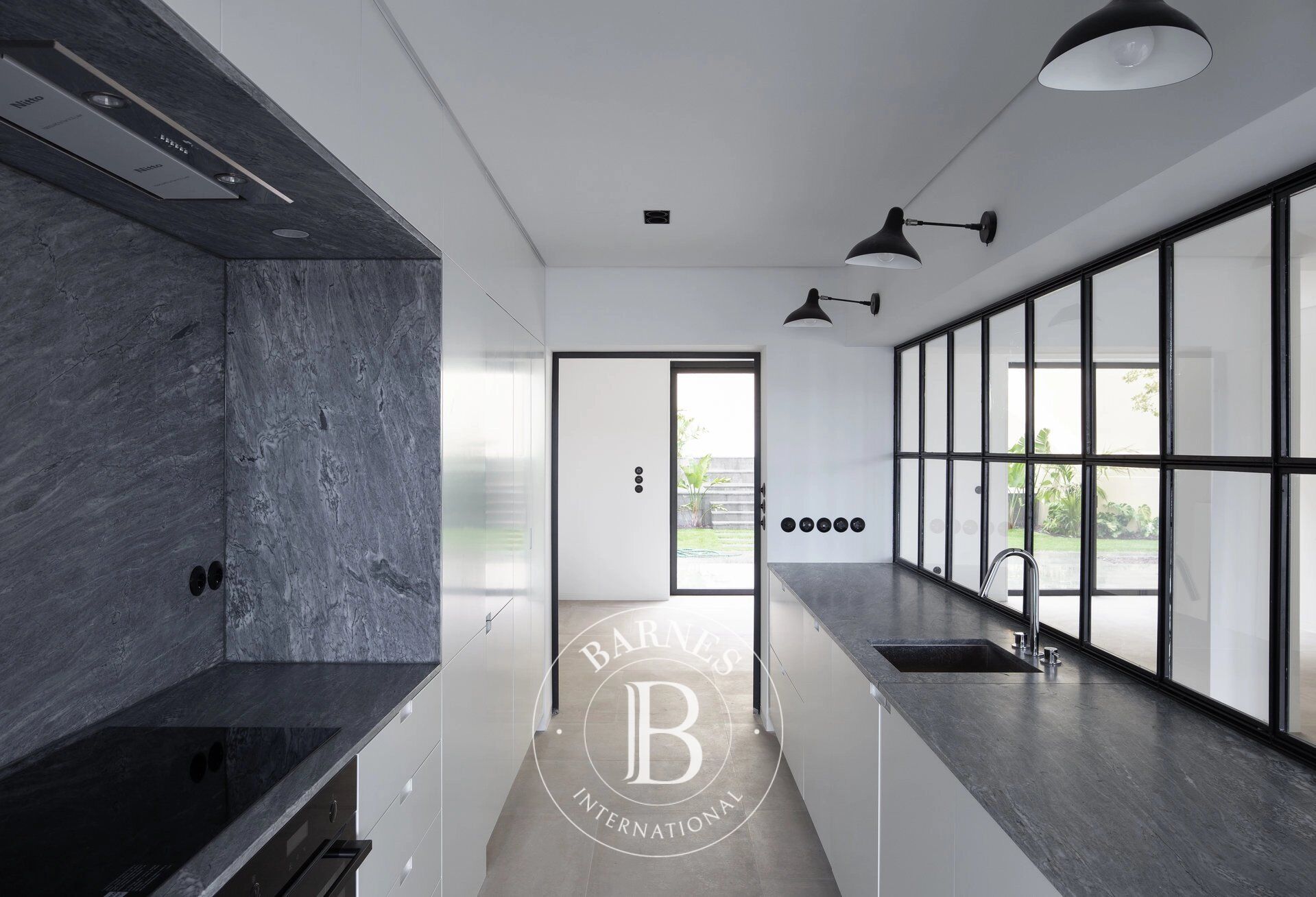 River front apartment - picture 2