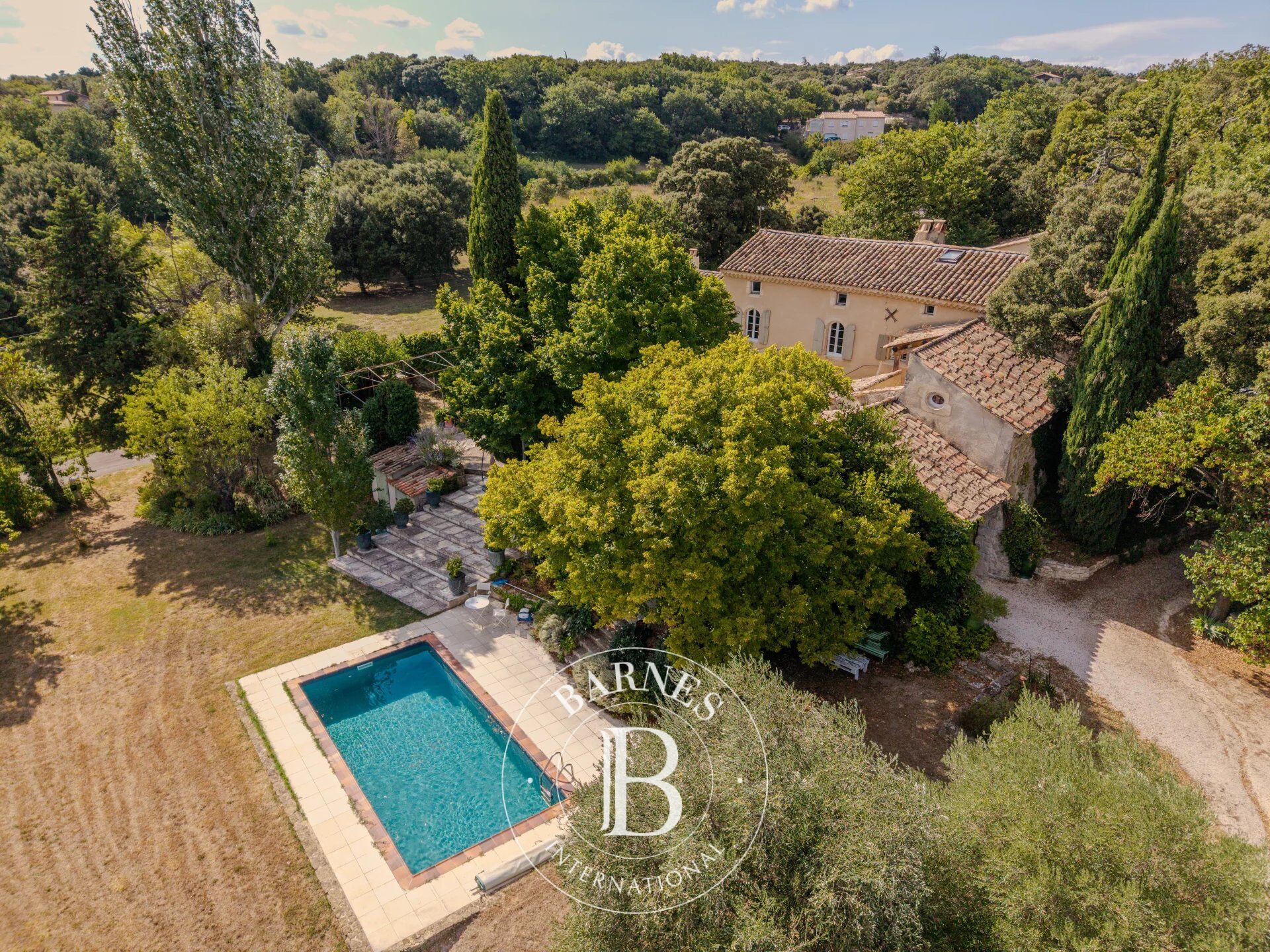 Barnes - Ensemble immobilier avec Mas du XVIe siècle - Trois bastidons - Trois cottages - 2 piscines - 4,4 hectares - picture 1