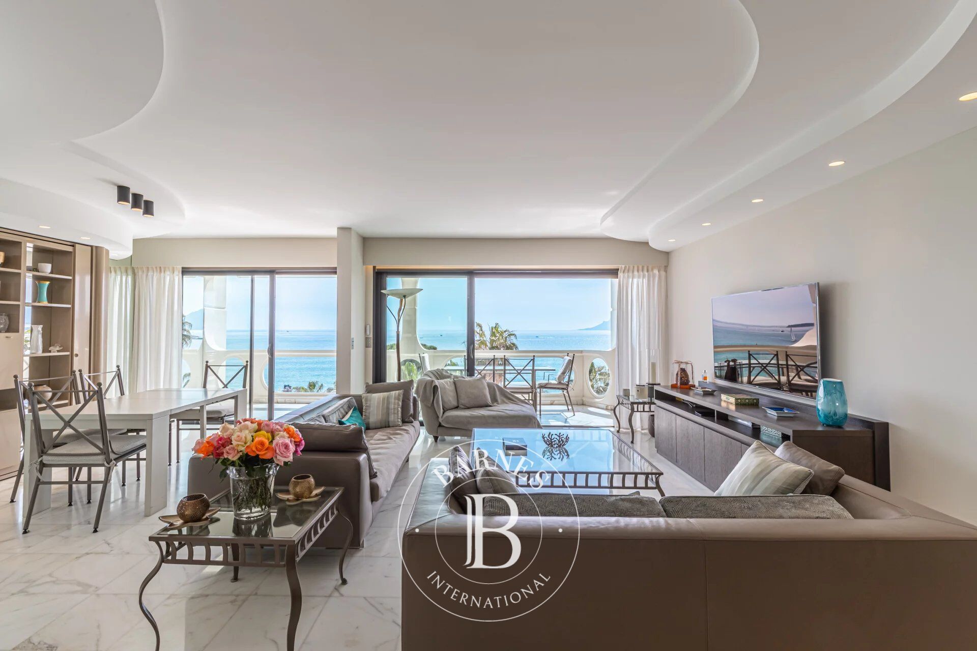 CANNES CROISETTE - PANORAMIC SEA VIEW - 2 BEDROOMS - picture 3