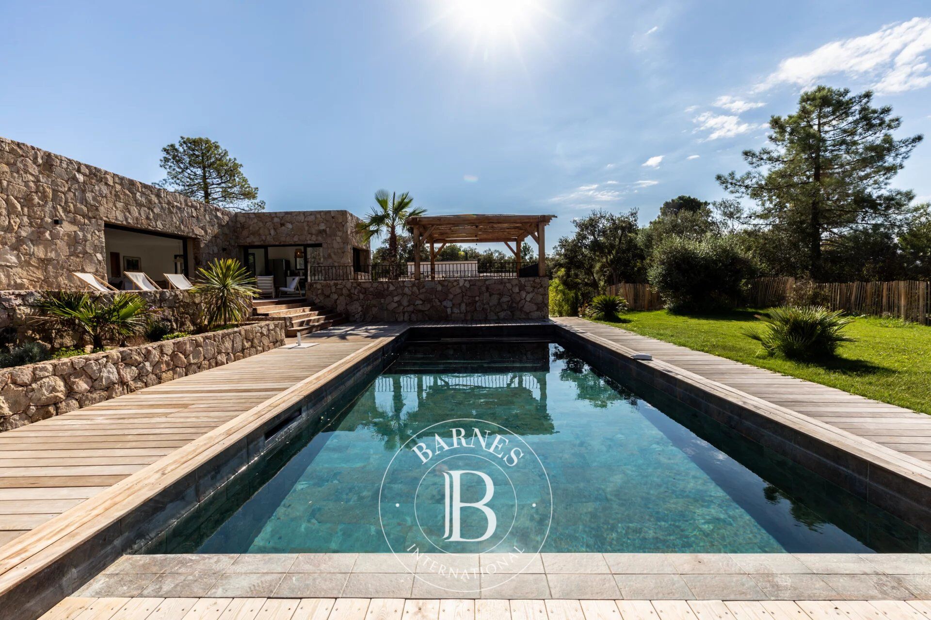 Exclusivité, Lecci, proche Saint-Cyprien, Villa en pierre type bergerie, 4 chambres, piscine, proche plage - picture 3