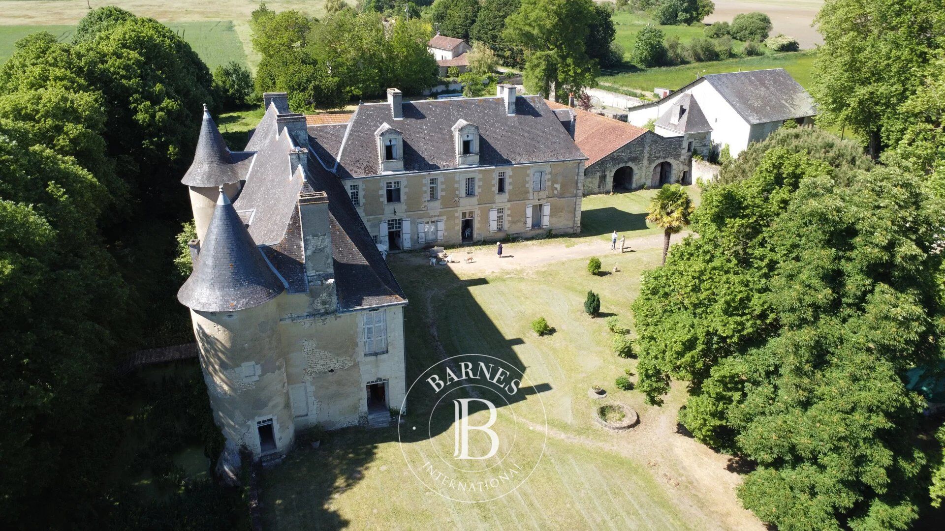 Castello Saint-Genest-d'Ambière - picture 1