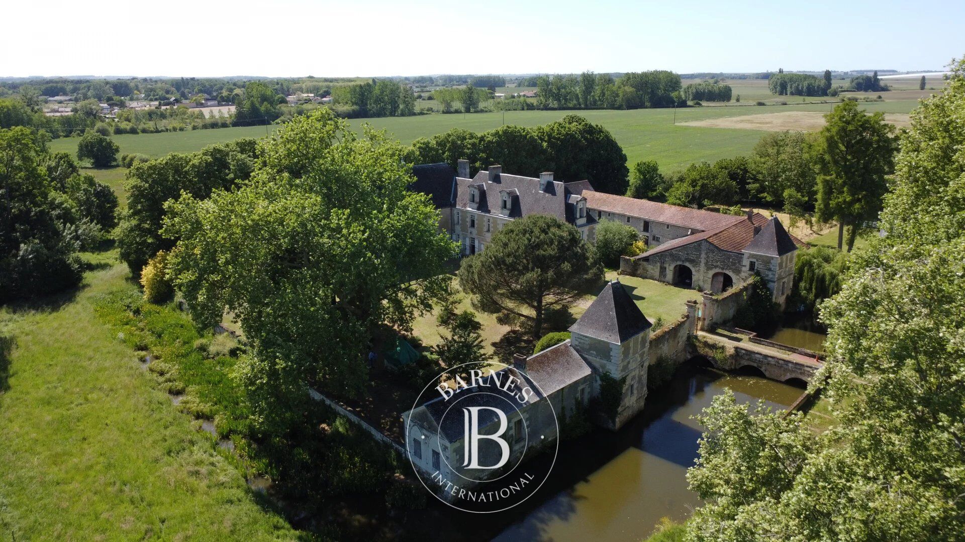 Castello Saint-Genest-d'Ambière - picture 3