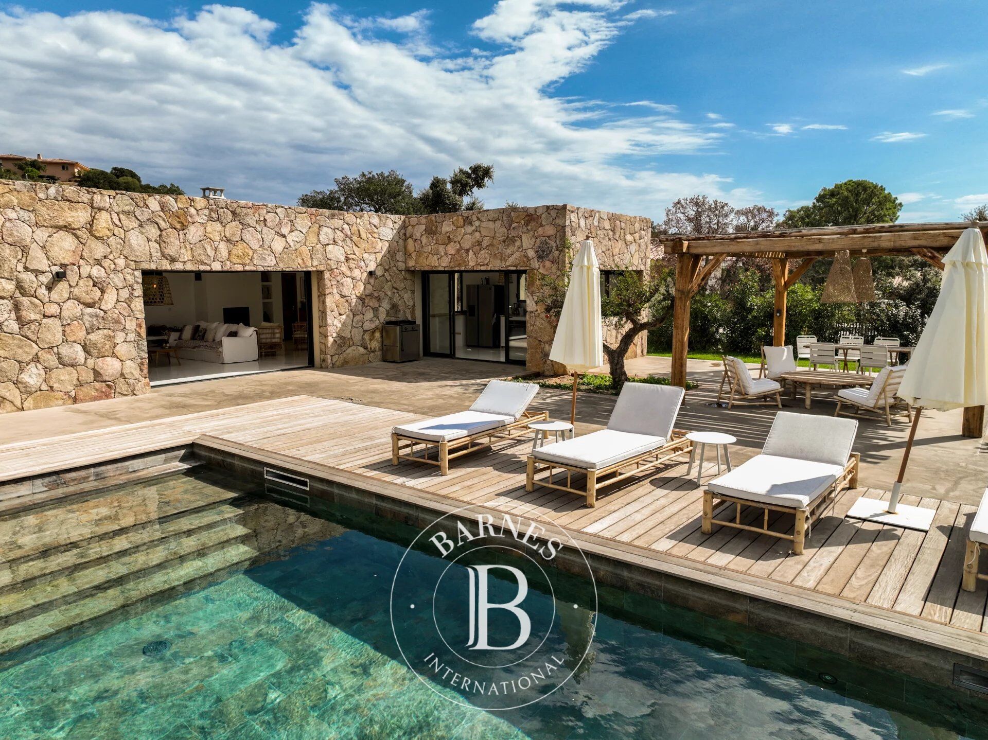 Exclusivité, Lecci, proche Saint-Cyprien, Villa en pierre type bergerie, 4 chambres, piscine, proche plage - picture 3