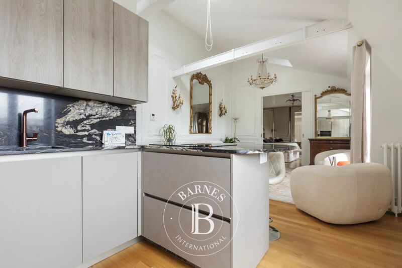 For Sale Apartment | Paris 8ème - picture 3